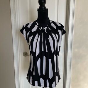 Worthington Black and White Geometric Blouse